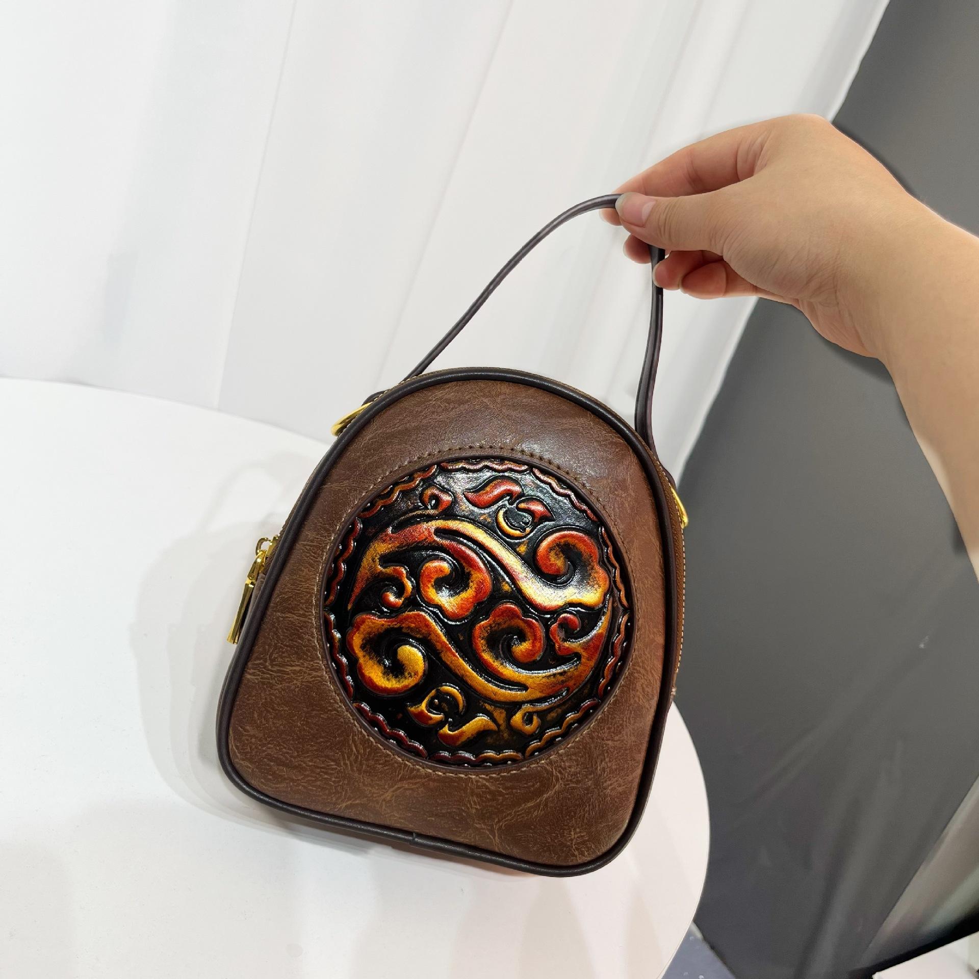 Этническая винтажная круглая сумка кроссбоди - Дамская сумка на плечо с ручным тиснением, минималистичная текстура, вместительная сумка для通勤
Этническая винтажная круглая сумка кроссбоди - Дамская сумка на плечо с ручным тиснением, минималистичная текстура, вместительная сумка для通勤