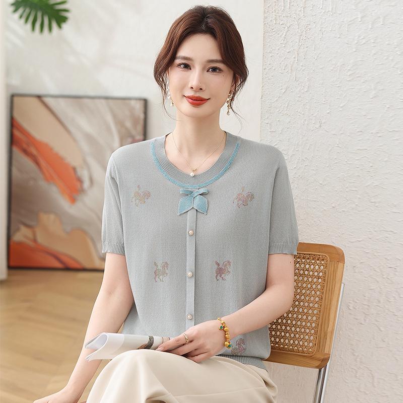 Women s Summer Ice Silk Short Sleeve Top - Versatile, Slimming, and Stylish for Middle-Aged Mothers 3XL (120-135 lbs)
Women s Summer Ice Silk Short Sleeve Top - Versatile, Slimming, and Stylish for Middle-Aged Mothers 3XL (120-135 lbs)