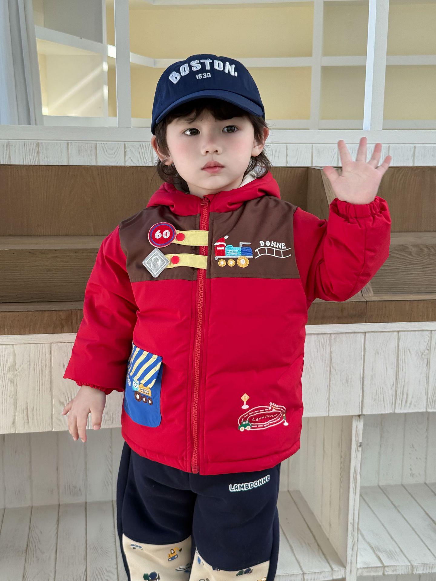 2025 Kids Red Hooded Down Jacket - Thick, Warm Winter Coat for Boys & Girls 90cm
2025 Kids Red Hooded Down Jacket - Thick, Warm Winter Coat for Boys & Girls 90cm