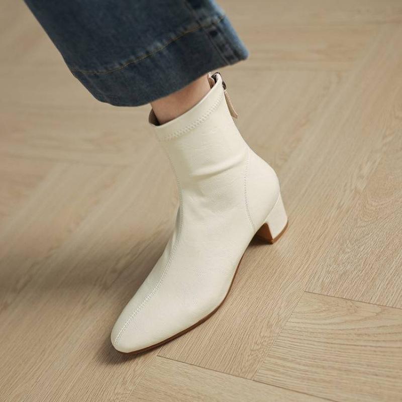 Autumn and winter women s leather boots solid color medium heel large size women s boots new versatile rear zipper rubber sole medium tube Martin boot 40
Autumn and winter women s leather boots solid color medium heel large size women s boots new versatile rear zipper rubber sole medium tube Martin boot 40