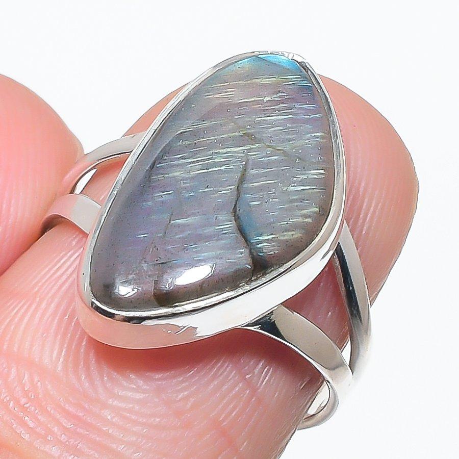 Natural Labradorite Gemstone Handmade 925 Solid Silver Jewelry Ring Size 7 l3B72 
Natural Labradorite Gemstone Handmade 925 Solid Silver Jewelry Ring Size 7 l3B72