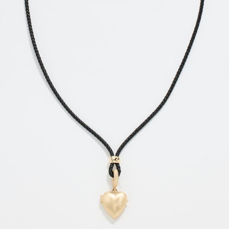 Personalized Necklace, Fashion Love Opening And Closing Pendant, Woven Nylon Rope Necklace, Electroplated Gold Color Retention
Personalized Necklace, Fashion Love Opening And Closing Pendant, Woven Nylon Rope Necklace, Electroplated Gold Color Retention