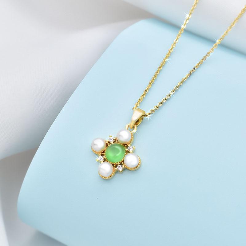 Cross Emerald Necklace Women S Light Luxury Retro Trend Versatile Collarbone Chain
Cross Emerald Necklace Women S Light Luxury Retro Trend Versatile Collarbone Chain