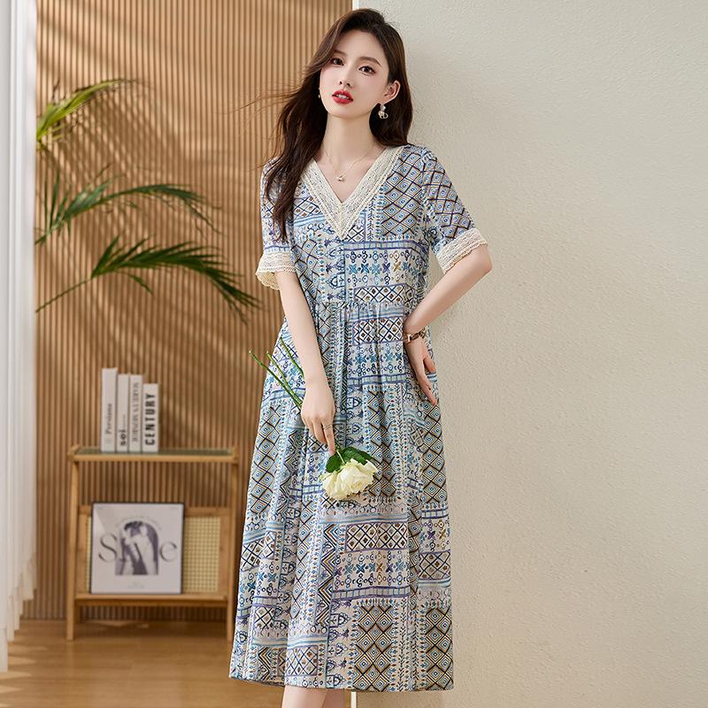 Retro printed dress women s summer new design sense loose belly and thin casual skirt M синій
Retro printed dress women s summer new design sense loose belly and thin casual skirt M синій