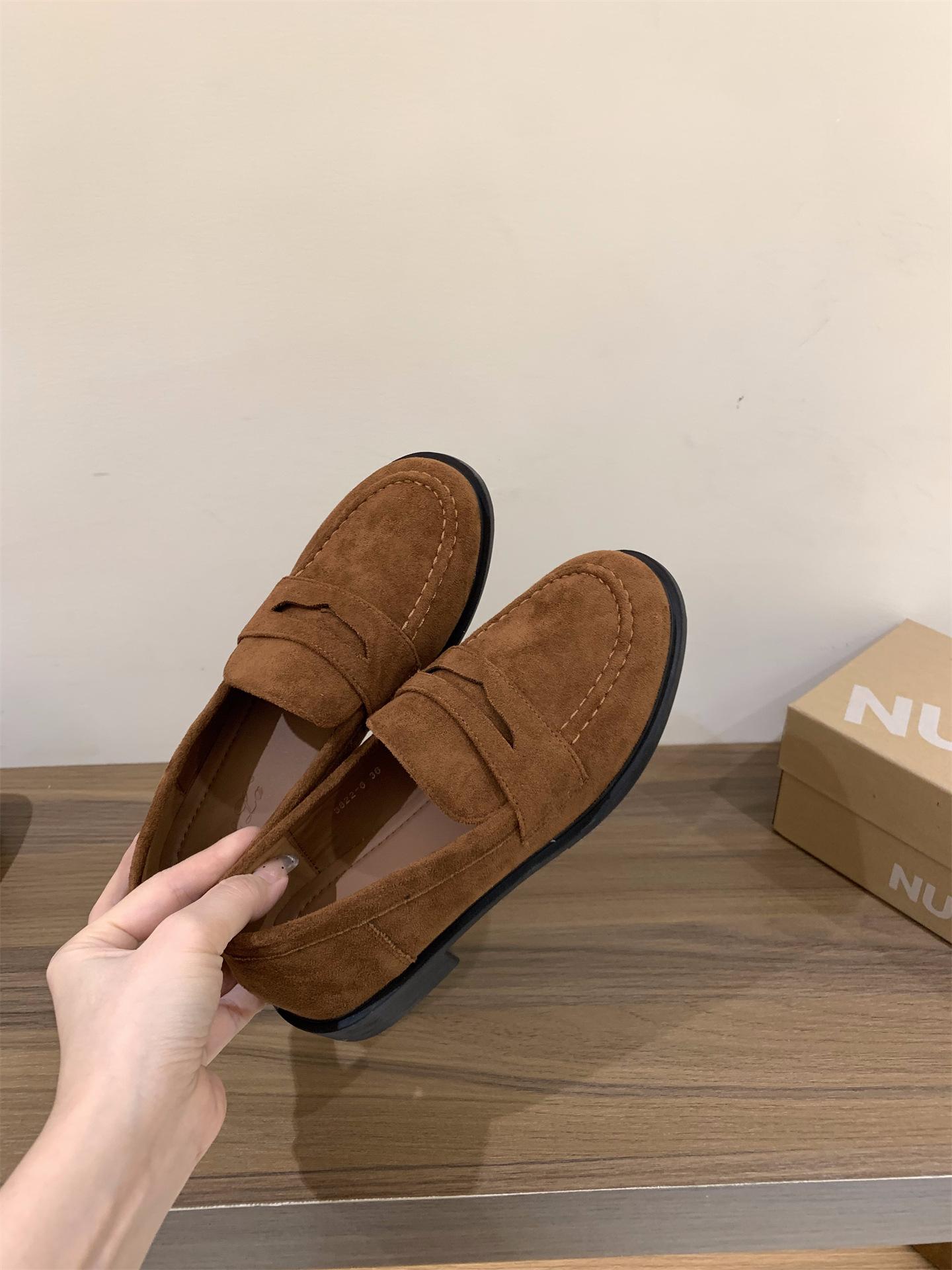 French thick-heeled black loafers single shoes women s shoes 2025 new spring and autumn one-foot British style leather shoes 39
French thick-heeled black loafers single shoes women s shoes 2025 new spring and autumn one-foot British style leather shoes 39