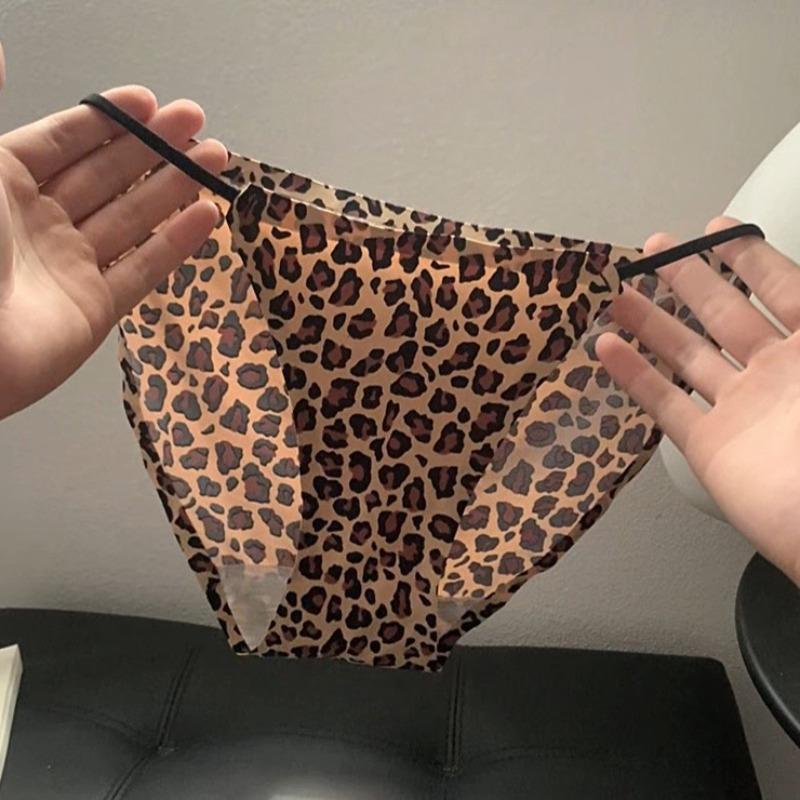 Lady Summer Pure Desire Sexy Leopard Print Ice Silk Without Mark High Split Low Waist Briefs one size цветной печати леопарда
Lady Summer Pure Desire Sexy Leopard Print Ice Silk Without Mark High Split Low Waist Briefs one size цветной печати леопарда