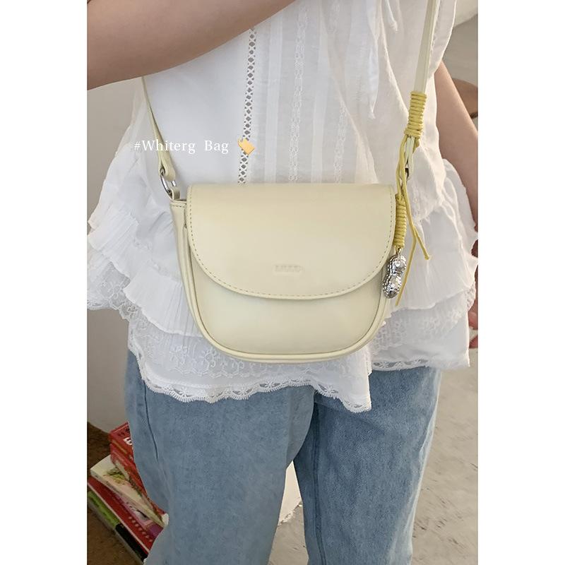 Summer fashion women s small bag new simple saddle bag versatile shoulder messenger mobile phone bag
Summer fashion women s small bag new simple saddle bag versatile shoulder messenger mobile phone bag