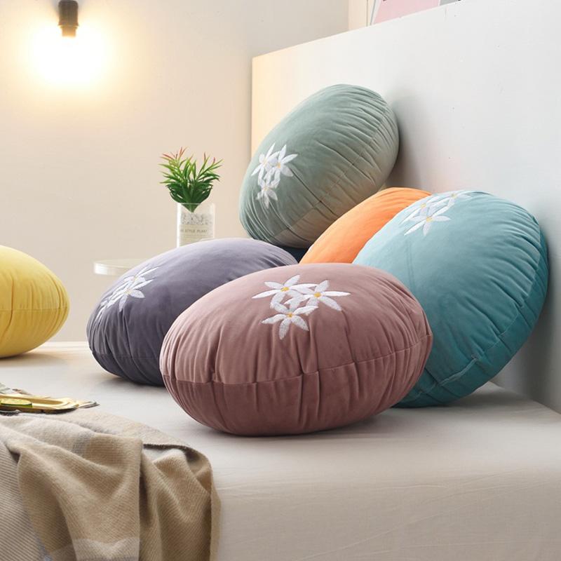 Nordic Simple Round Cushion Ins Style Solid Color Stuffed Pillow Chic Daisy Embroidery Cushion Velvet Bay Window Tatami Futon
Nordic Simple Round Cushion Ins Style Solid Color Stuffed Pillow Chic Daisy Embroidery Cushion Velvet Bay Window Tatami Futon