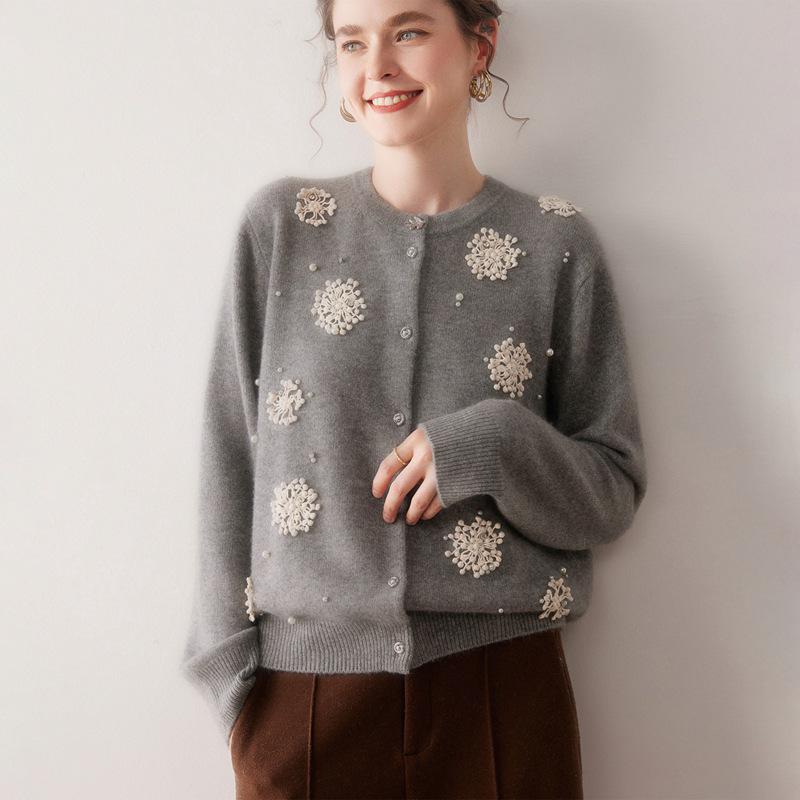 2025 Autumn/Winter Women s Round Neck 100% Pure Cashmere Cardigan Sweater with Edelweiss Thickened Pearl Knit Design. Large сірий колір
2025 Autumn/Winter Women s Round Neck 100% Pure Cashmere Cardigan Sweater with Edelweiss Thickened Pearl Knit Design. Large сірий колір