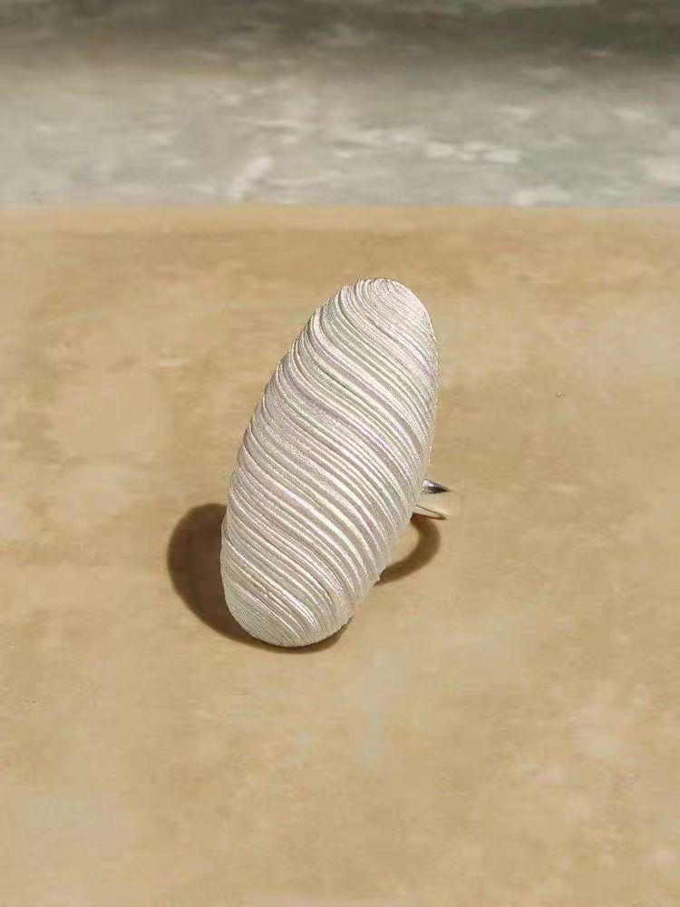 Zhang Jingyi Oval Silver Needle Earrings – 2025 High-End Geometric Fashion Studs for Women
Zhang Jingyi Oval Silver Needle Earrings – 2025 High-End Geometric Fashion Studs for Women