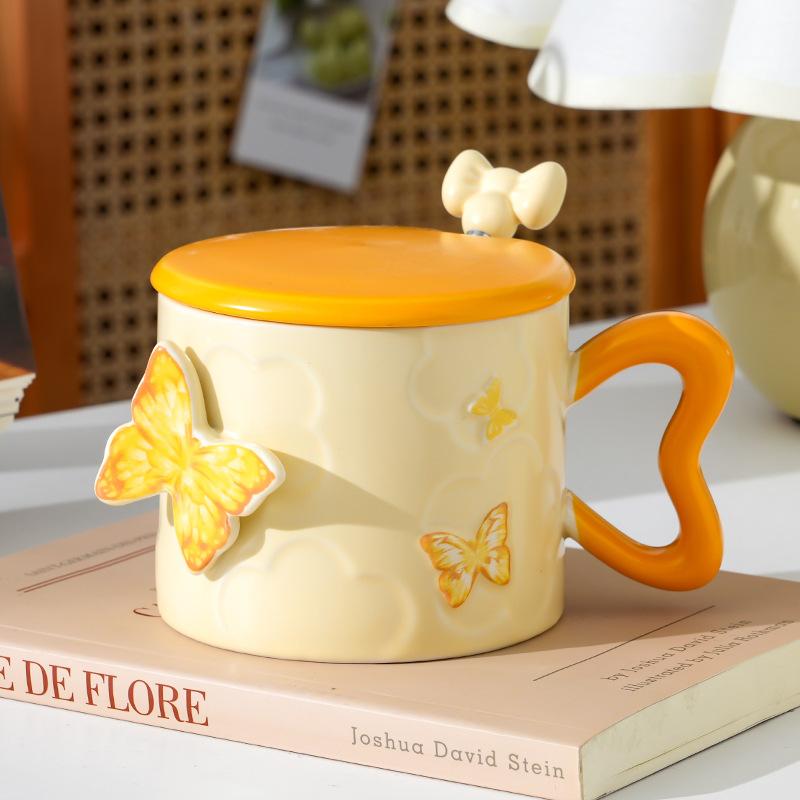 Творческий рельефный керамический стакан с крышкой, дорогой офисный стакан для воды для пары, подарок высокого уровня 400ml
Творческий рельефный керамический стакан с крышкой, дорогой офисный стакан для воды для пары, подарок высокого уровня 400ml