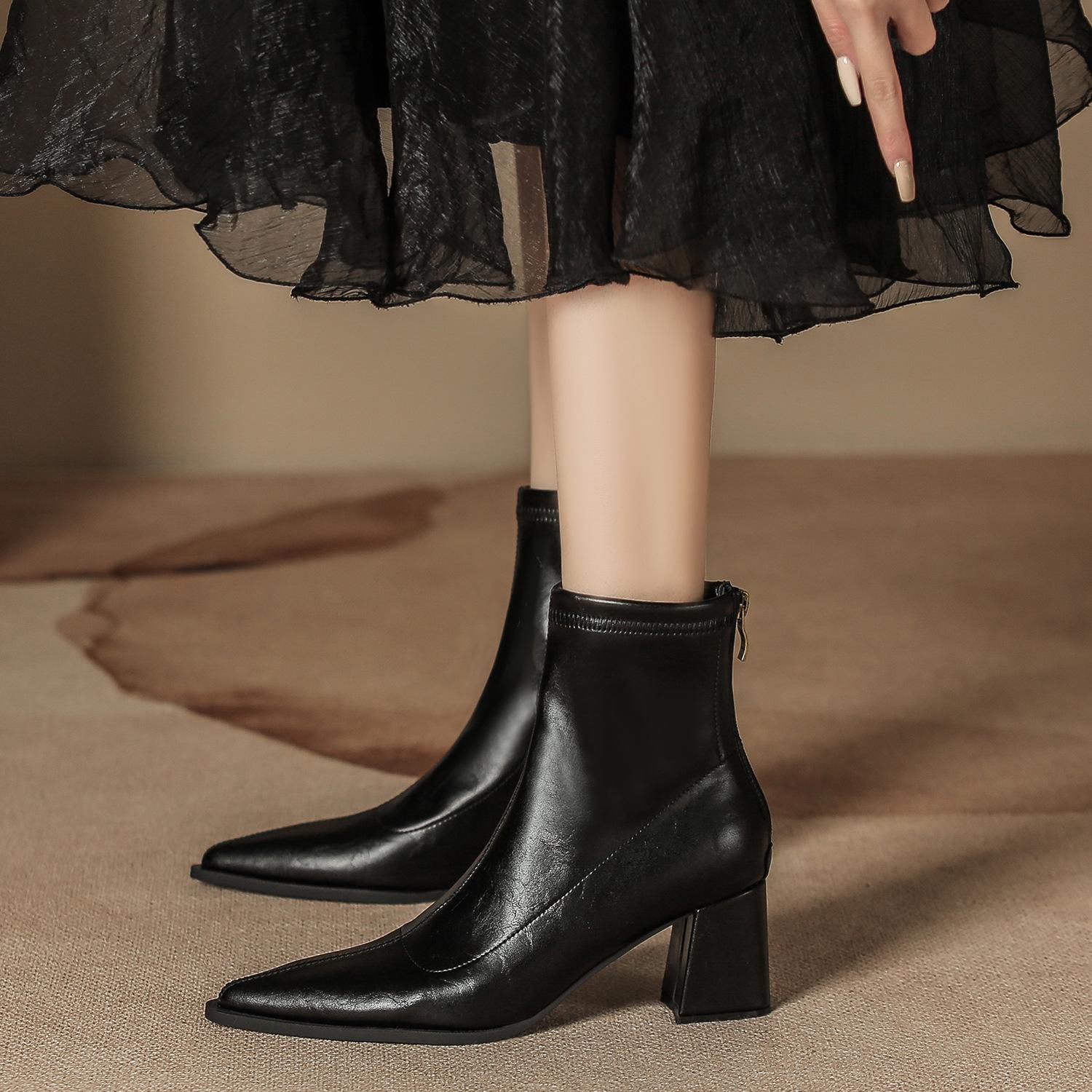 Autumn and winter thick heel single boots medium tube thin boots women thin rear zipper black pointed head low tube leather boots high heel women 35 чёрный
Autumn and winter thick heel single boots medium tube thin boots women thin rear zipper black pointed head low tube leather boots high heel women 35 чёрный