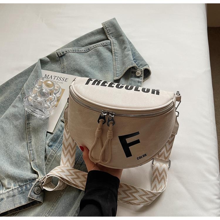 Casual sports style chest bag large capacity bag women s 2025 new fashion denim saddle bag niche crossbody bag бежевий
Casual sports style chest bag large capacity bag women s 2025 new fashion denim saddle bag niche crossbody bag бежевий