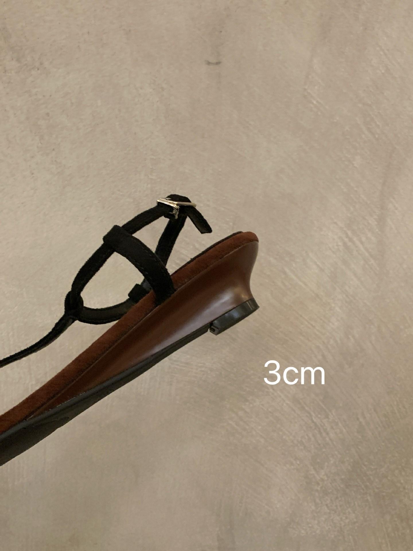 French square head open-toed niche wedge heel with sandals female 2025 summer fairy style with skirt Roman shoes 39
French square head open-toed niche wedge heel with sandals female 2025 summer fairy style with skirt Roman shoes 39