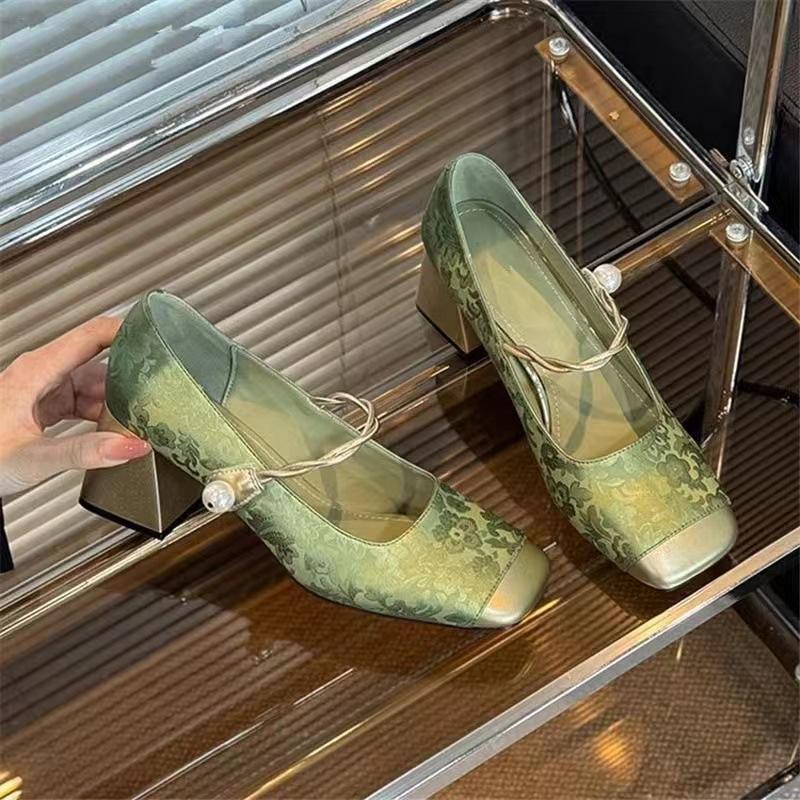 Internet celebrity shallow mouth single shoes women s 2025 spring and summer new fashion versatile gentle retro non-slip square head Mary Jane shoes 35
Internet celebrity shallow mouth single shoes women s 2025 spring and summer new fashion versatile gentle retro non-slip square head Mary Jane shoes 35