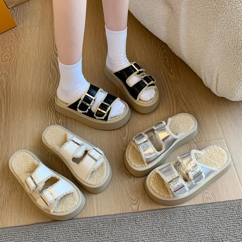 2024 new thick-soled fluffy slippers for women wearing Boken slippers with skirts French fluffy shoes for women 35 чёрный
2024 new thick-soled fluffy slippers for women wearing Boken slippers with skirts French fluffy shoes for women 35 чёрный