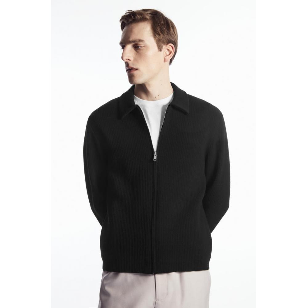 COS Japan шерстяная куртка в рубчик на молнии
COS Japan шерстяная куртка в рубчик на молнии