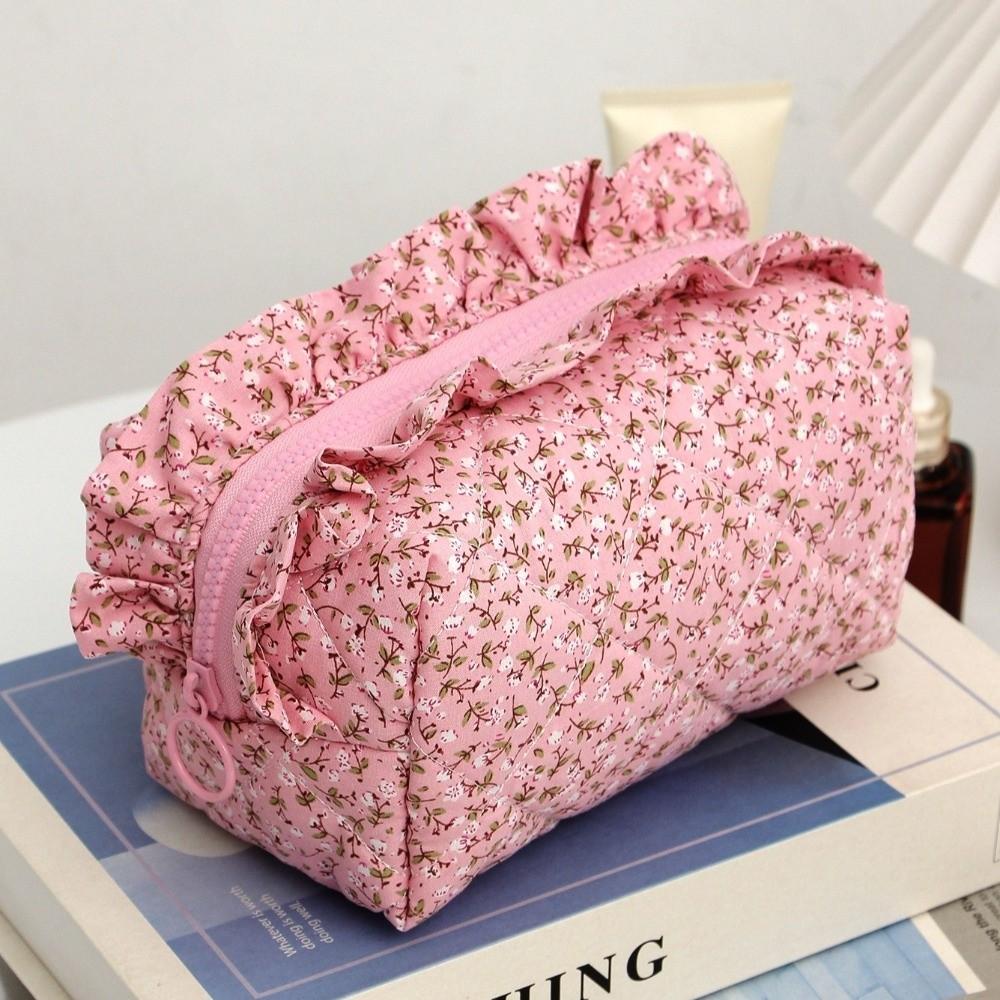 Portable Ruffled Edge Quilted Makeup Bag Bowknot Large Capacity Travel Wash Bag Floral Print Cosmetic Organizer
Portable Ruffled Edge Quilted Makeup Bag Bowknot Large Capacity Travel Wash Bag Floral Print Cosmetic Organizer