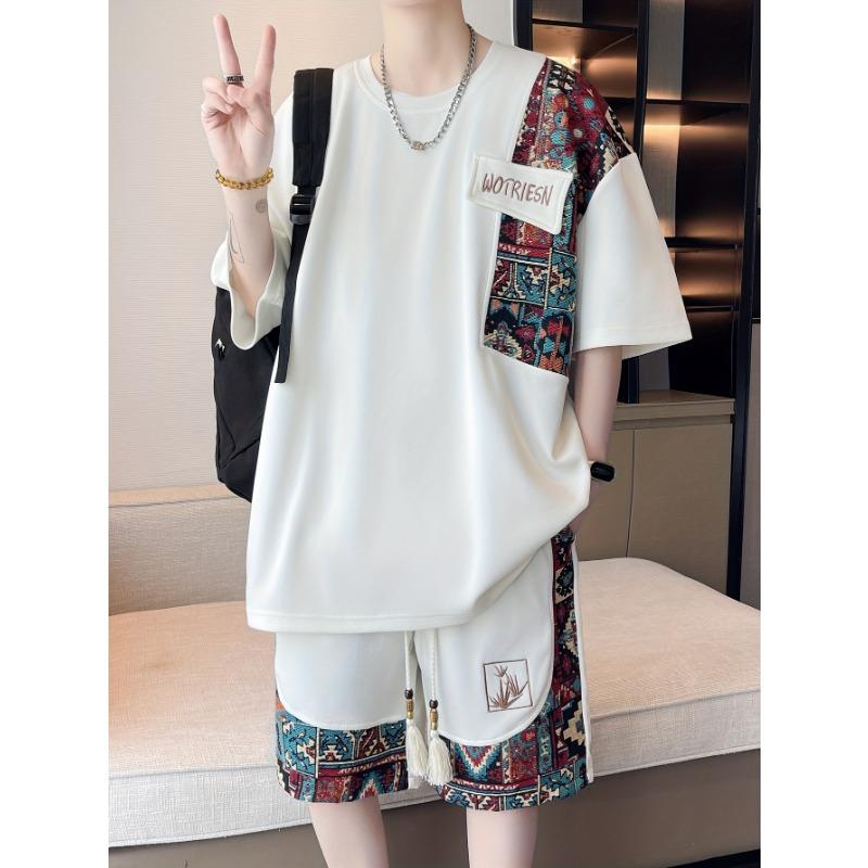 2-piece set of men s summer casual outdoor wear, round neck short-sleeved T-shirt and embroidered design loose shorts set S
2-piece set of men s summer casual outdoor wear, round neck short-sleeved T-shirt and embroidered design loose shorts set S