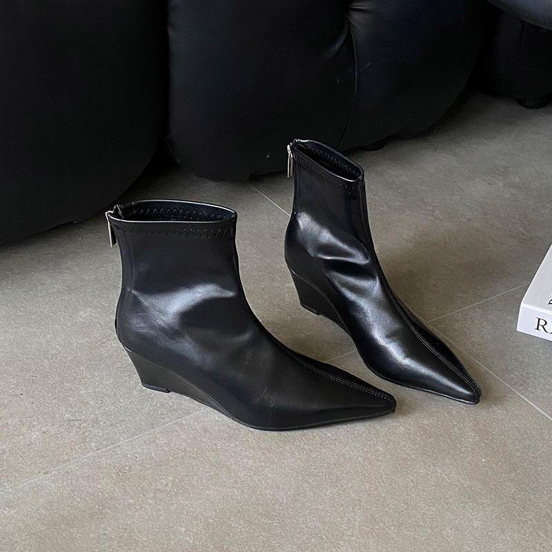 Модные женские ботильоны с острым носком и танкеткой, модные эластичные женские короткие ботильоны-стрейч, женская обувь на молнии 35 чёрный
Модные женские ботильоны с острым носком и танкеткой, модные эластичные женские короткие ботильоны-стрейч, женская обувь на молнии 35 чёрный