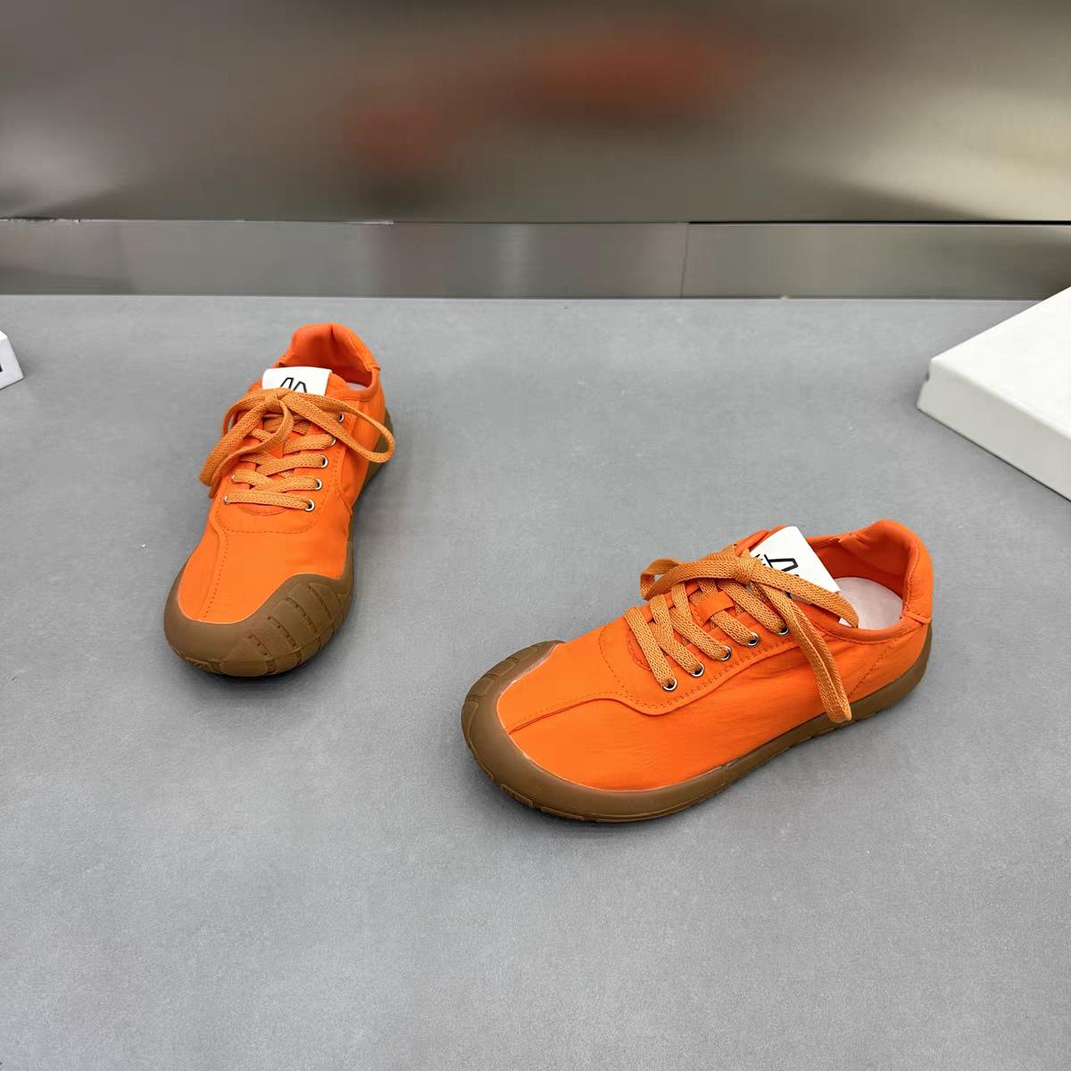 Новые весенние/осенние туфли на плоской подошве, повседневная женская обувь, спортивные кроссовки, модные удобные кроссовки для ходьбы, беговые туфли на шнуровке 39 оранжевый
Новые весенние/осенние туфли на плоской подошве, повседневная женская обувь, спортивные кроссовки, модные удобные кроссовки для ходьбы, беговые туфли на шнуровке 39 оранжевый