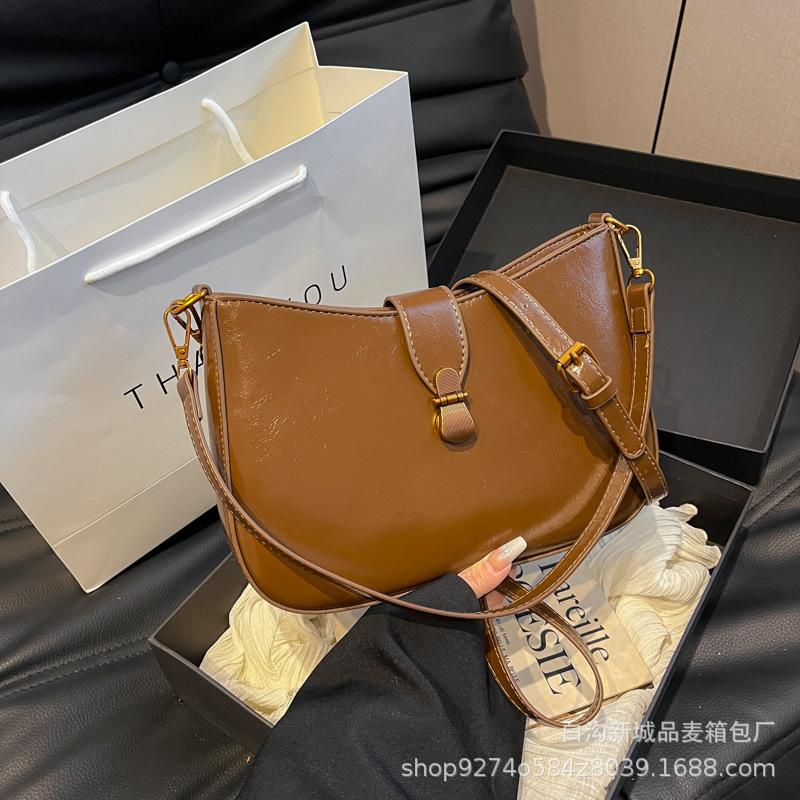Korean niche design fashionable and versatile work commuter bag women s 2025 new retro casual shoulder armpit bag коричневий
Korean niche design fashionable and versatile work commuter bag women s 2025 new retro casual shoulder armpit bag коричневий