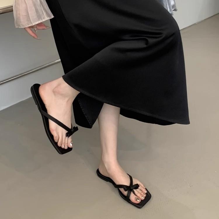 Thin flat-bottomed flip-flops women s summer new French niche cool slippers casual outer wear women s soft-bottomed half slippers 35 красный
Thin flat-bottomed flip-flops women s summer new French niche cool slippers casual outer wear women s soft-bottomed half slippers 35 красный