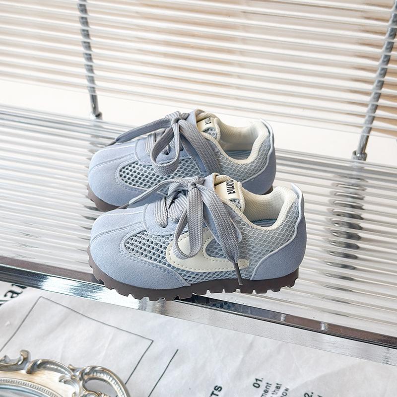 Retro single net children s baby German training shoes alphabet boys and girls casual board shoes 2025 spring and summer small middle school children 50 pairs for the whole box of 22-26 yards синий
Retro single net children s baby German training shoes alphabet boys and girls casual board shoes 2025 spring and summer small middle school children 50 pairs for the whole box of 22-26 yards синий