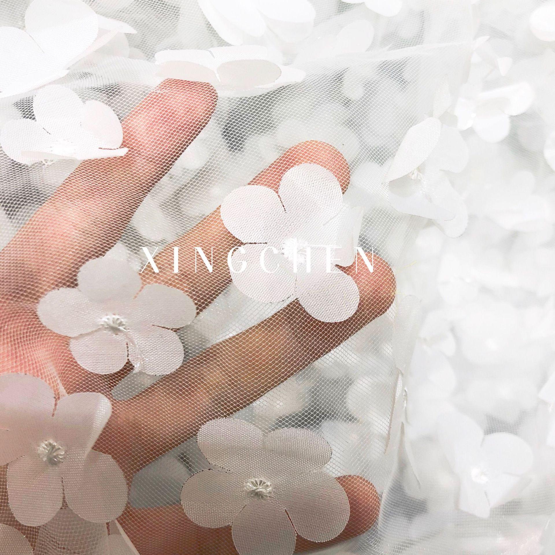 Розовый И Белый Цветочный Кружевной Ткань для Юбки Сетчатая с Серебряным Напылением Трехмерная Лазерная Вышивка Лепестки Одежда Вуаль white without powder
Розовый И Белый Цветочный Кружевной Ткань для Юбки Сетчатая с Серебряным Напылением Трехмерная Лазерная Вышивка Лепестки Одежда Вуаль white without powder