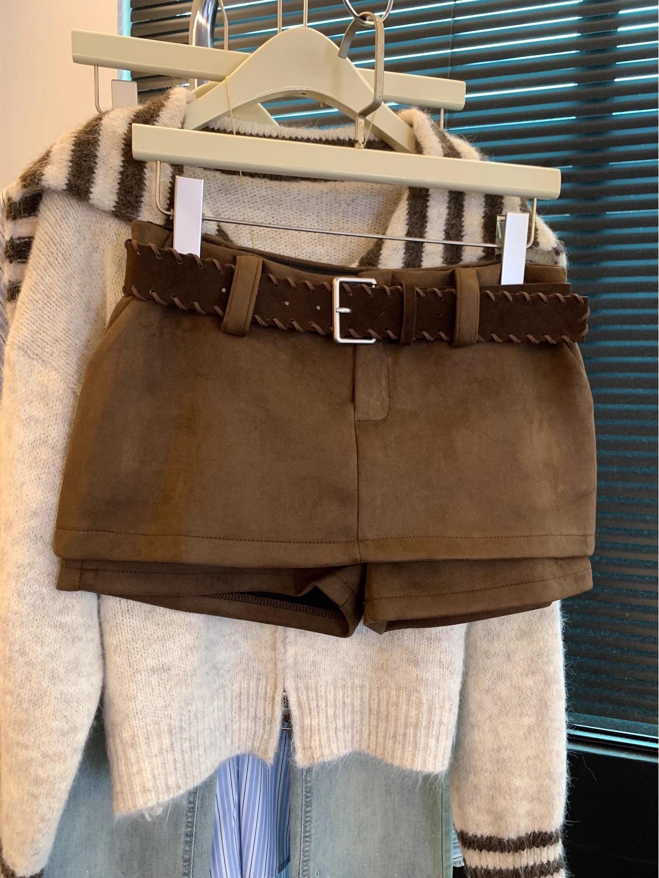 Women s High Waist Melanoid Suede A-Line Skort - Autumn/Winter 2025 Trendy Hip-Hugging Style XS
Women s High Waist Melanoid Suede A-Line Skort - Autumn/Winter 2025 Trendy Hip-Hugging Style XS