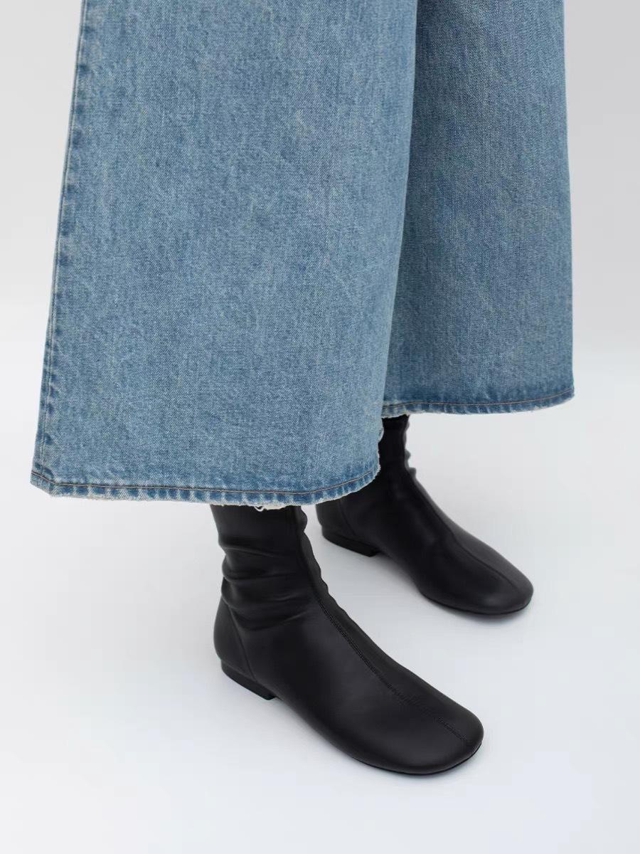 Retro autumn and winter round head thin boots Martin shoes women s 2025 new short boots square heel duckbill thin short boots 40
Retro autumn and winter round head thin boots Martin shoes women s 2025 new short boots square heel duckbill thin short boots 40