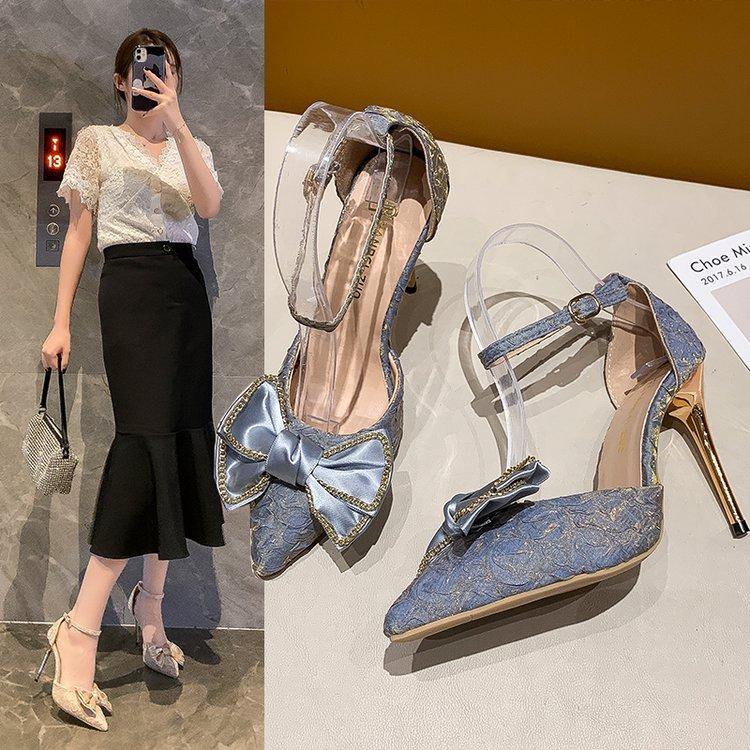 Size 35-42, one-word buckle with bow high heels women s new European and American fashion French stiletto sexy single shoes 42
Size 35-42, one-word buckle with bow high heels women s new European and American fashion French stiletto sexy single shoes 42