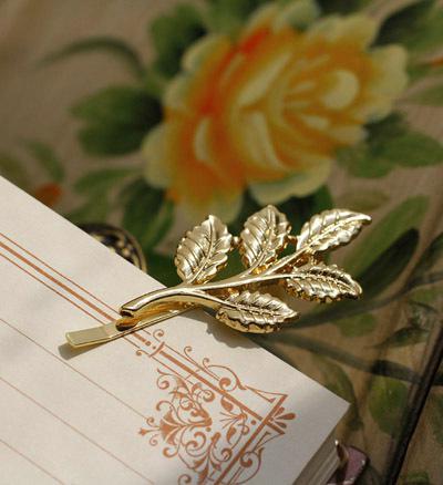 The Latest Models Three-dimensional Leaves Fresh Retro Small Hairpin Side Clip Hair Accessories Wholesale Hair Sticks Crystal
The Latest Models Three-dimensional Leaves Fresh Retro Small Hairpin Side Clip Hair Accessories Wholesale Hair Sticks Crystal