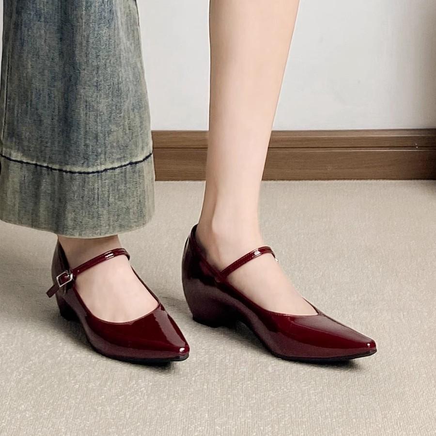 Mary Jane French small single shoes 2025 new thick heel shallow mouth women s leather shoes one word buckle belt pointed not tired feet 34
Mary Jane French small single shoes 2025 new thick heel shallow mouth women s leather shoes one word buckle belt pointed not tired feet 34