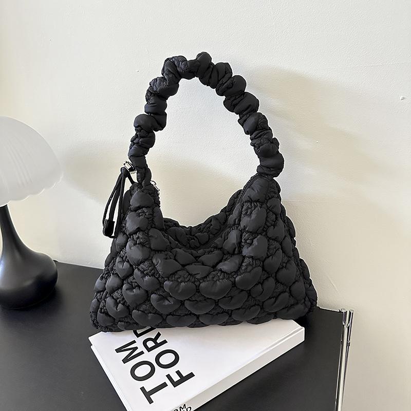 Нишевый дизайн сумка подмышку женская личность деловая плиссированная сумка-облако большая вместимость портативная сумка-мессенджер
Нишевый дизайн сумка подмышку женская личность деловая плиссированная сумка-облако большая вместимость портативная сумка-мессенджер