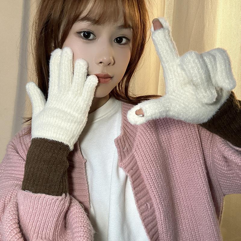 Knitted plush gloves women s touch screen plush warm and thickened cold-proof Korean woolen gloves бежевий
Knitted plush gloves women s touch screen plush warm and thickened cold-proof Korean woolen gloves бежевий