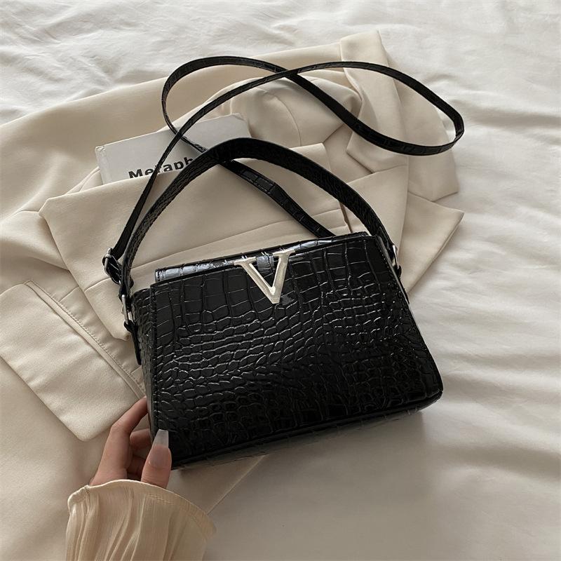 2025 autumn new light luxury portable large capacity high value fashionable foreign style single shoulder fashionable niche messenger bag
2025 autumn new light luxury portable large capacity high value fashionable foreign style single shoulder fashionable niche messenger bag