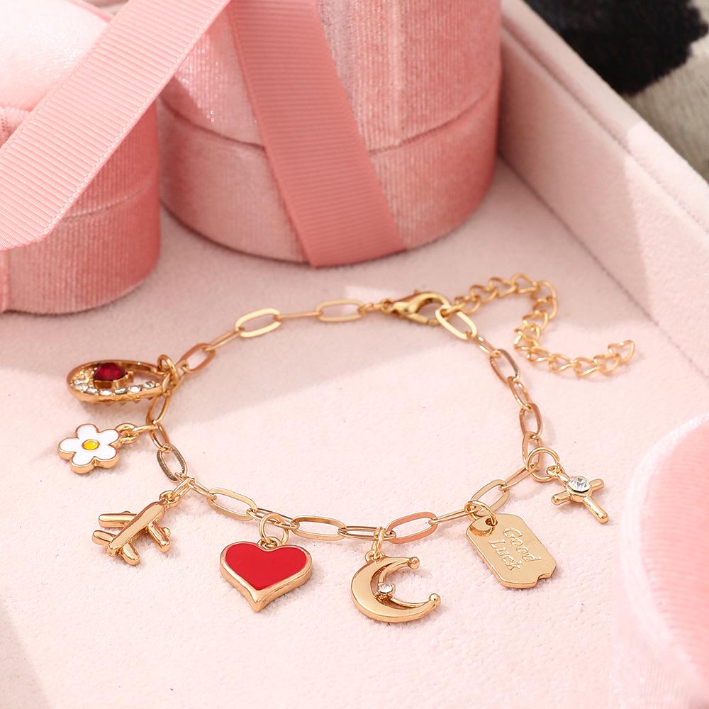 Creative Heart Letter Pendant Bracelet with Drip Oil Flower Charm for Women Bracelet
Creative Heart Letter Pendant Bracelet with Drip Oil Flower Charm for Women Bracelet
