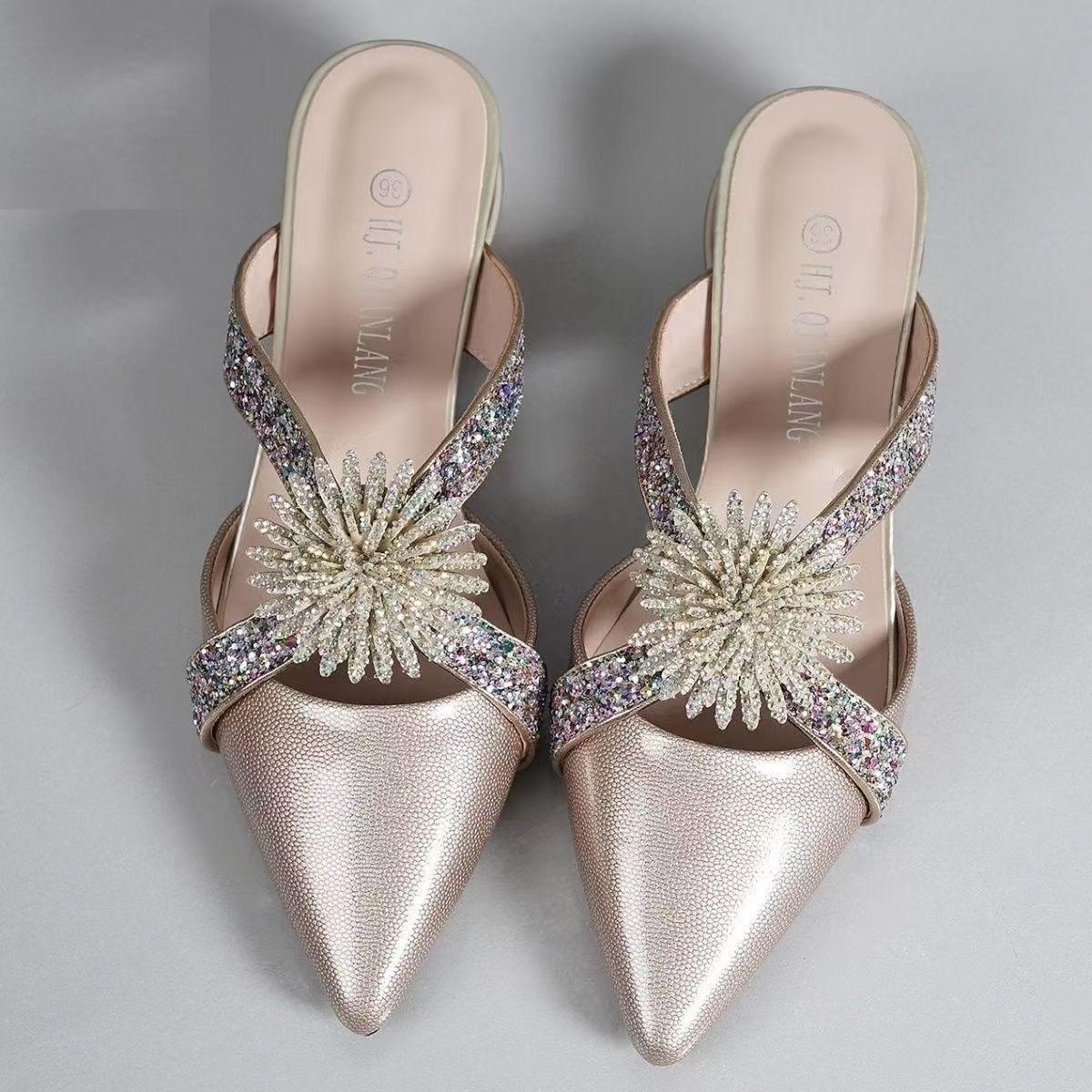 Spring and summer new women s shoes thick heel bag head European and American fashion pointed flash diamond hollowed out Korean version of mot 35 шампанського
Spring and summer new women s shoes thick heel bag head European and American fashion pointed flash diamond hollowed out Korean version of mot 35 шампанського