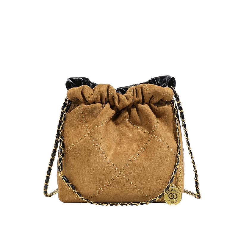 Women s 2025 Retro Fashion Large Capacity Crossbody Chain Tote Bag 20x10x20 cm
Women s 2025 Retro Fashion Large Capacity Crossbody Chain Tote Bag 20x10x20 cm