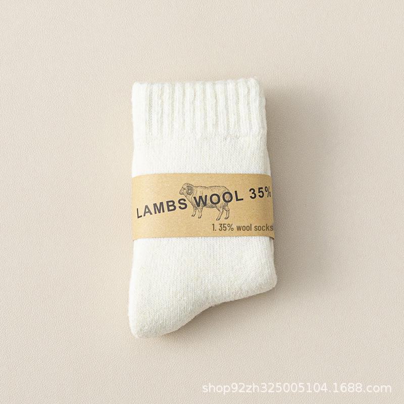 Женские носки средней длины из очень толстой шерсти с махровыми слоями и бархатным теплом для зимы и сна One size 35-40 белый
Женские носки средней длины из очень толстой шерсти с махровыми слоями и бархатным теплом для зимы и сна One size 35-40 белый