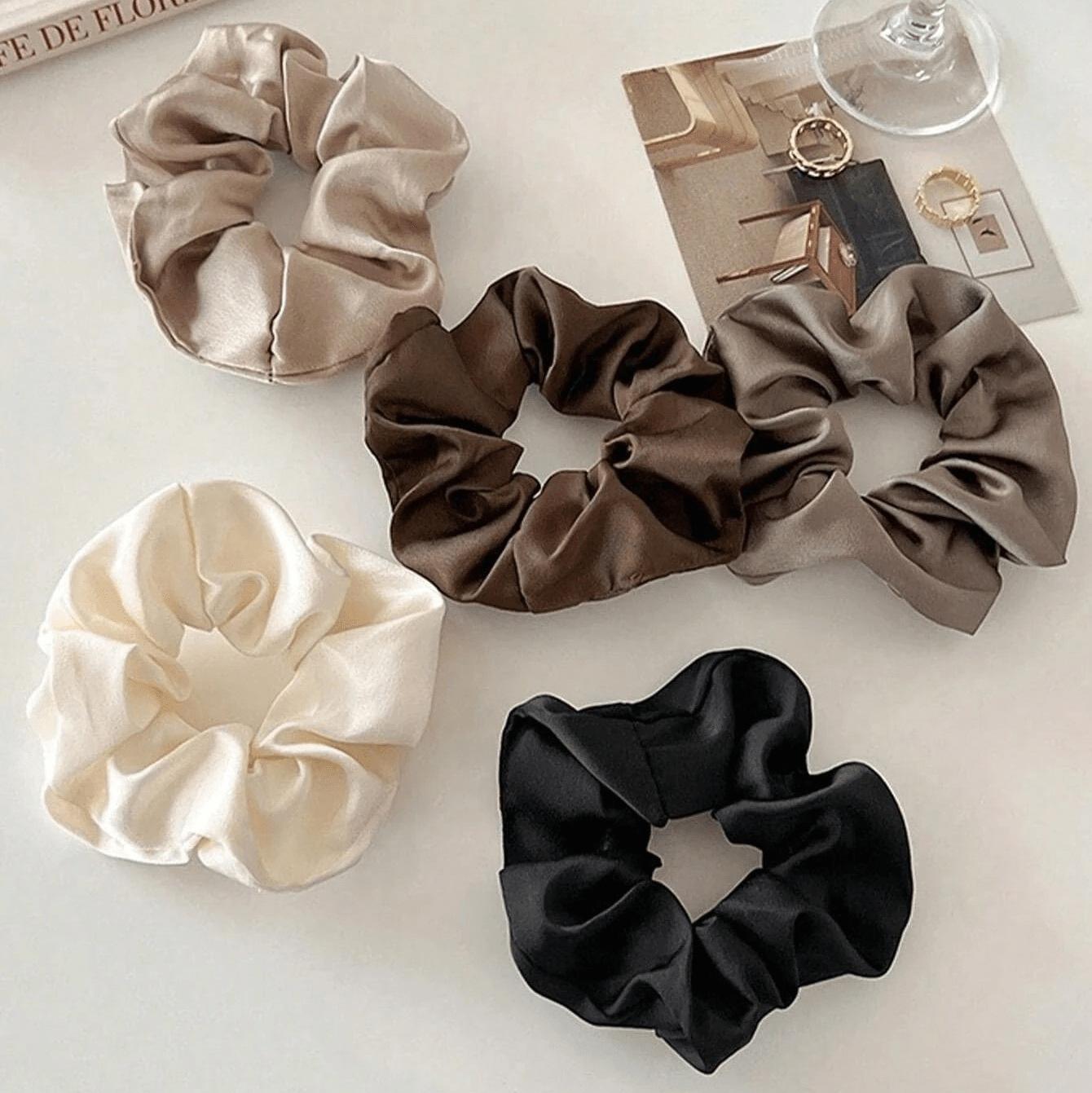 5pcs Retro Real Silk Large Scrunchies - Premium Hair Bands for Women, Suitable for Top Knots, Hair-friendly Hair Ties
5pcs Retro Real Silk Large Scrunchies - Premium Hair Bands for Women, Suitable for Top Knots, Hair-friendly Hair Ties