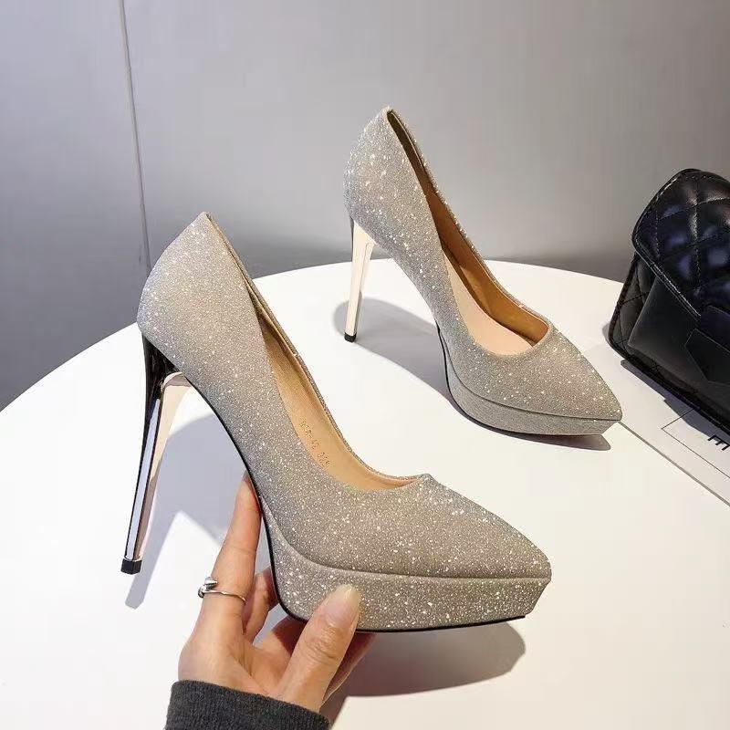 Женские туфли-стилетто 2025: Туфли на высоком каблуке с платформой 12 см, с острым носком, для свадьбы и банкета 39
Женские туфли-стилетто 2025: Туфли на высоком каблуке с платформой 12 см, с острым носком, для свадьбы и банкета 39