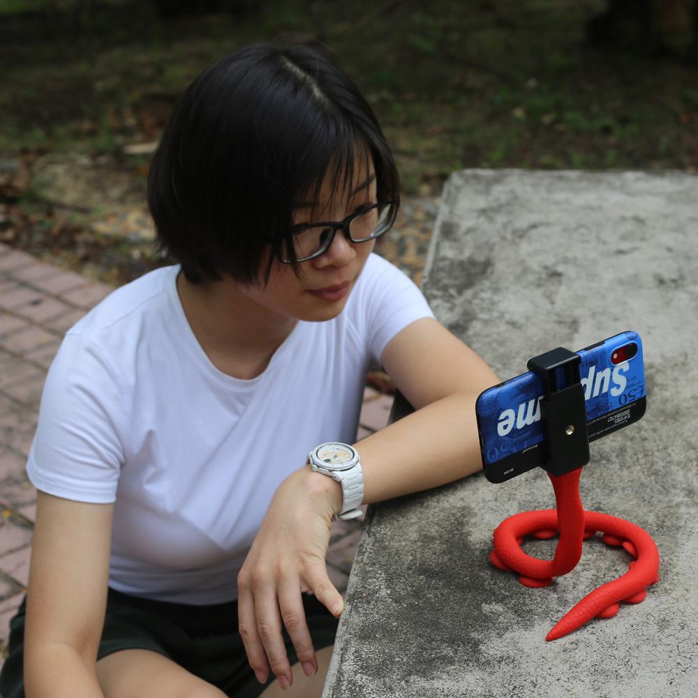 CIMAPRO RI-47 Cute Caterpillar Phone Holder Suction Cup Flexible Snake Desktop Outdoor Lazy Mobile Phone Holder Selfie Stick Bracket Pink
CIMAPRO RI-47 Cute Caterpillar Phone Holder Suction Cup Flexible Snake Desktop Outdoor Lazy Mobile Phone Holder Selfie Stick Bracket Pink