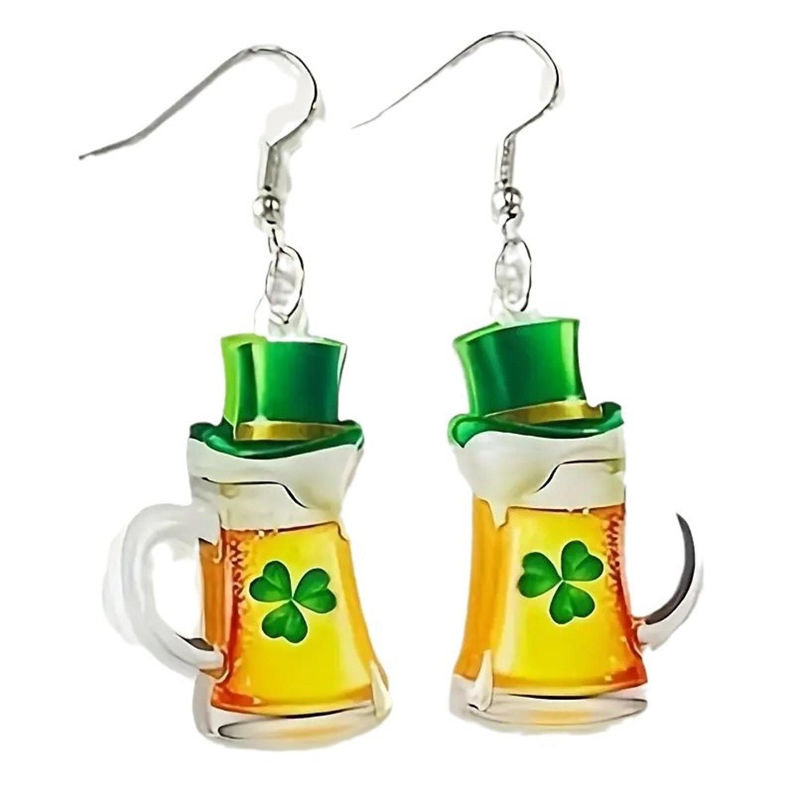 улица. Шляпа Патрика, пивной бокал, акриловые серьги
улица. Шляпа Патрика, пивной бокал, акриловые серьги