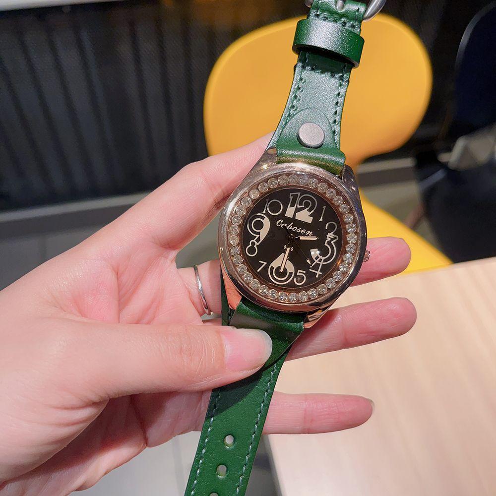 New Fashion Diamond Set Watch Women s Personalized Large dial Fashion Trend High end Genuine Leather Belt Retro Watch
New Fashion Diamond Set Watch Women s Personalized Large dial Fashion Trend High end Genuine Leather Belt Retro Watch