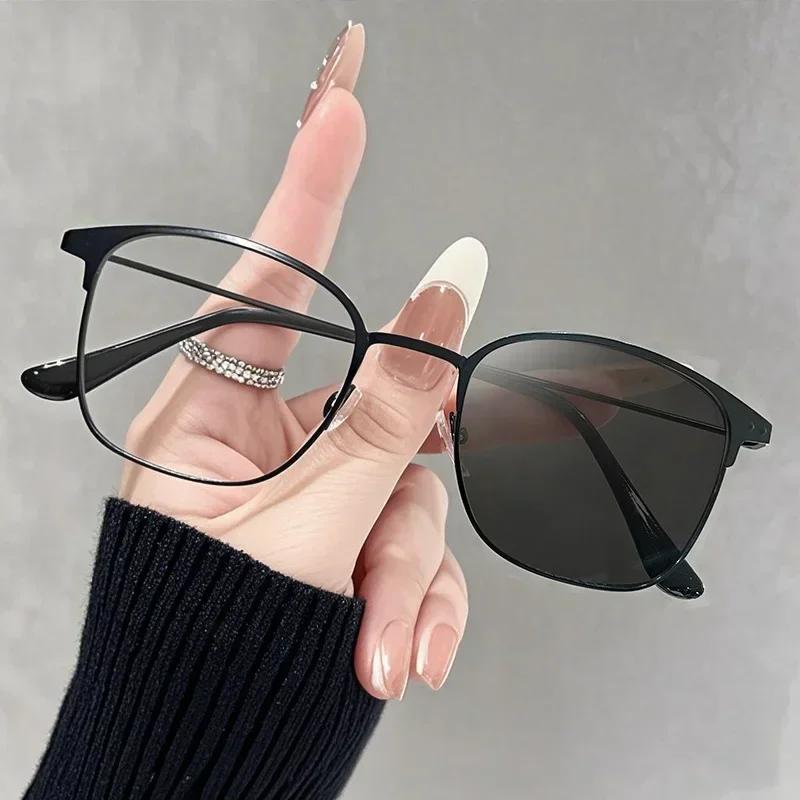 Unisex New Metal Retro Full Frame Photochromic Glasses Classic Square Frame Glasses Blue Light Blocking Transparent Glasses
Unisex New Metal Retro Full Frame Photochromic Glasses Classic Square Frame Glasses Blue Light Blocking Transparent Glasses
