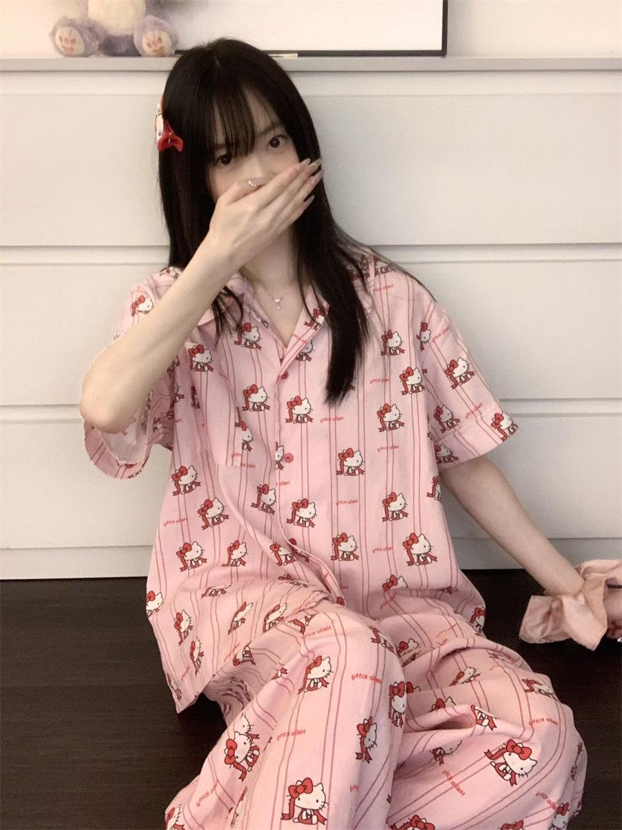 Korean ins style powder stripe Hello Kitty pajamas women s summer short-sleeved trousers two-piece set girl loungewear set S
Korean ins style powder stripe Hello Kitty pajamas women s summer short-sleeved trousers two-piece set girl loungewear set S