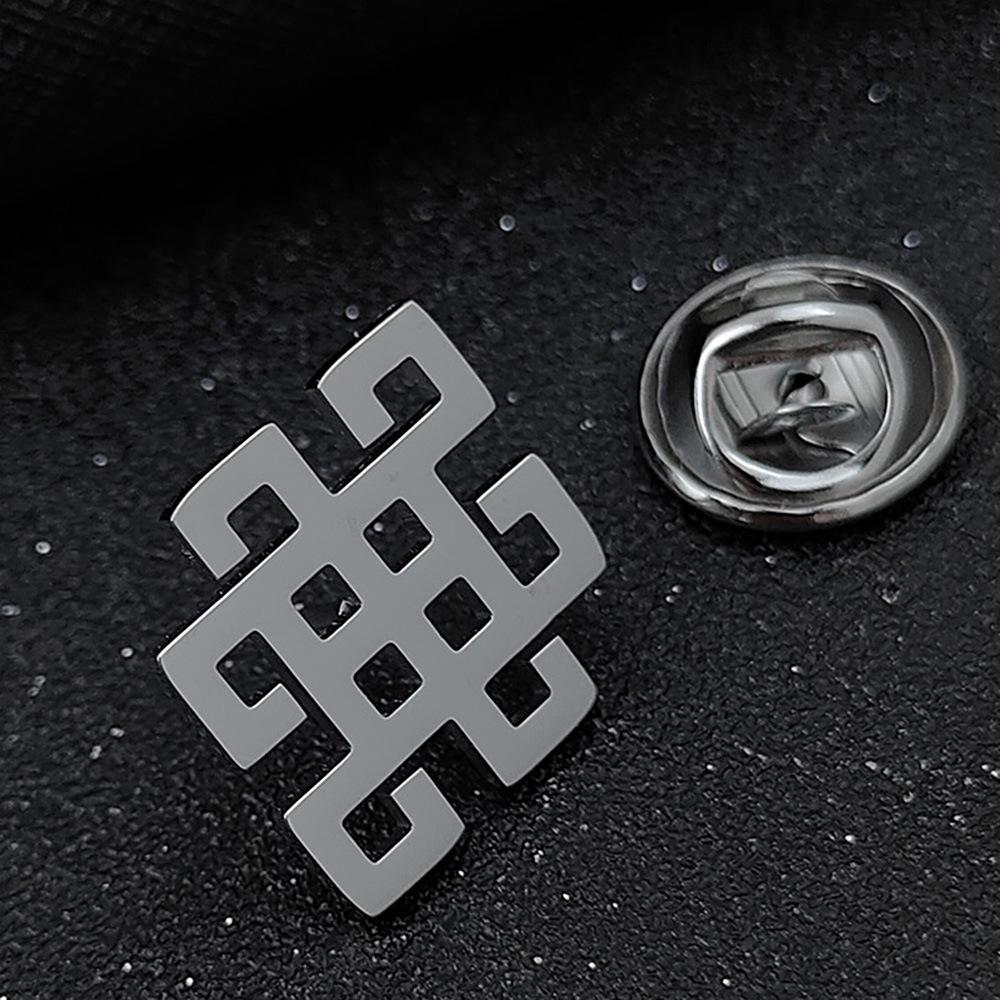 Retro Geometric Chinese Knot Brooch: Dazzling Metal Lapel Pin for Christmas Suit 18K серебряный
Retro Geometric Chinese Knot Brooch: Dazzling Metal Lapel Pin for Christmas Suit 18K серебряный