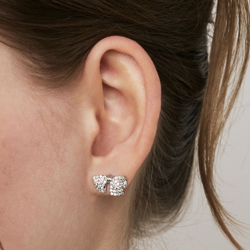 Hei half ribbon cubic earring white
Hei half ribbon cubic earring white